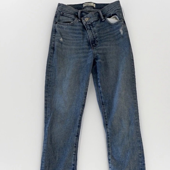 Abercrombie & Fitch Denim - Abercrombie & fitch super skinny ankle high rise Distressed Jeans Size 27 4 R